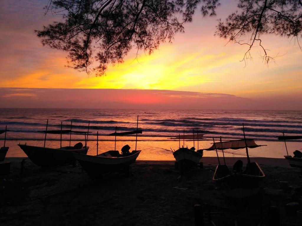 Damai Homestay Pantai Pelindung Kuantan Esterno foto